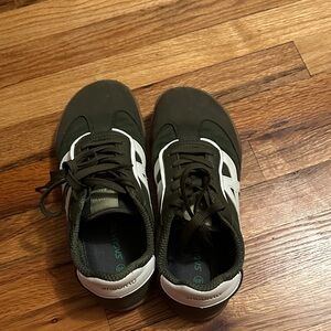 Seguro barefoot sneakers olive